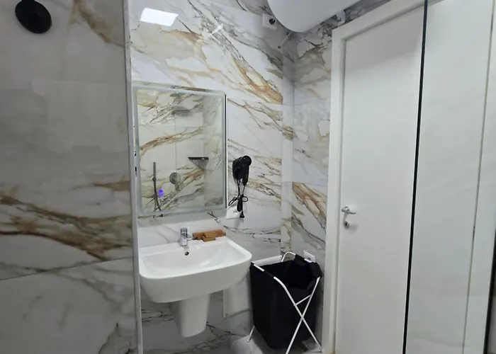 Jorida Old Bazar * 地拉那